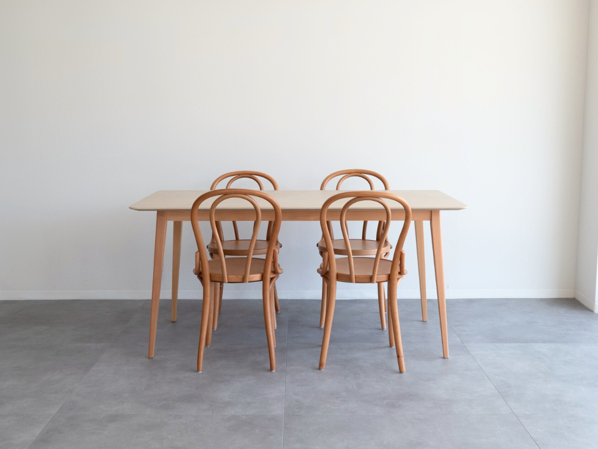 モールテックス ダイニングテーブル
Cafe latte(ベージュ) T7 幅160 × 奥80cm
エースチェア(ビーチ材)