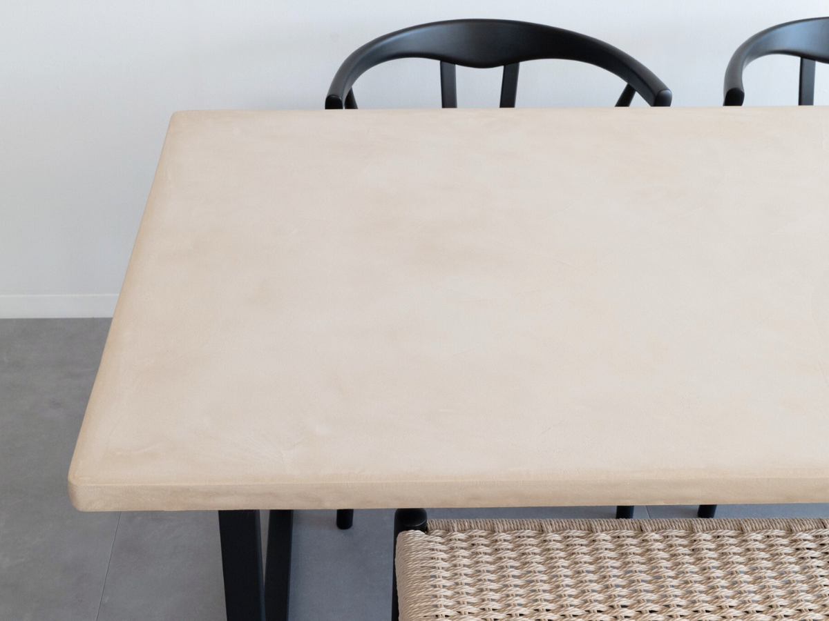 モールテックス ダイニングテーブル
Cafe latte(ベージュ) T1 幅160 × 奥85cm
リボーンチェア(ビーチ材・黒)カノコラージスツール(黒)