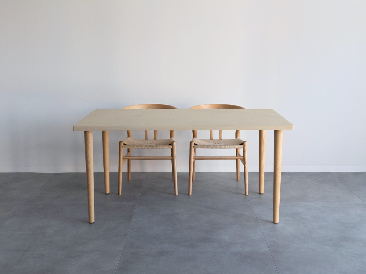 リボーンチェア(アッシュ材) モールテックス ダイニングテーブル Cafe latte(ベージュ) T6 幅1,500 x 奥850mm