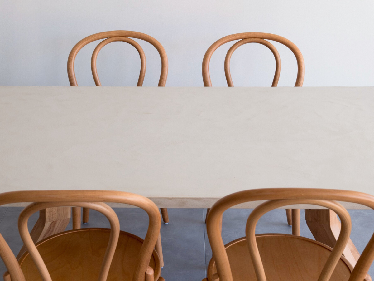 モールテックス ダイニングテーブル　Cafe latte(ベージュ) T9 幅150 x 奥90cm　エースチェア(ビーチ材)