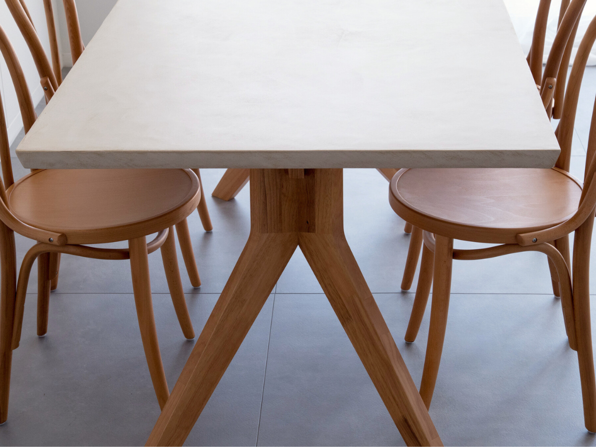 モールテックス ダイニングテーブル　Cafe latte(ベージュ) T9 幅150 x 奥90cm　エースチェア(ビーチ材)