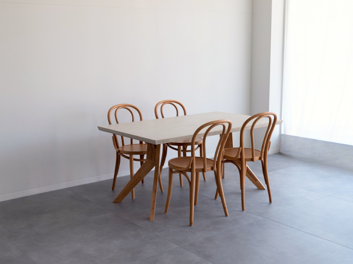 モールテックス ダイニングテーブル　Cafe latte(ベージュ) T9 幅150 x 奥90cm　エースチェア(ビーチ材)